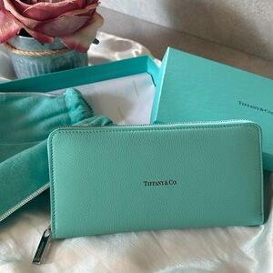 Tiffany’s Large Leather Wallet Brand New in Box/Never Used